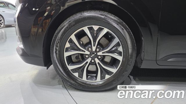 Kia Canival 2023 — photo 5
