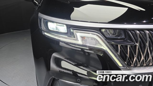 Kia Canival 2023 — photo 8