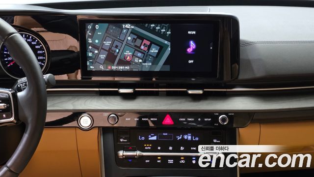 Kia Canival 2023 — photo 32