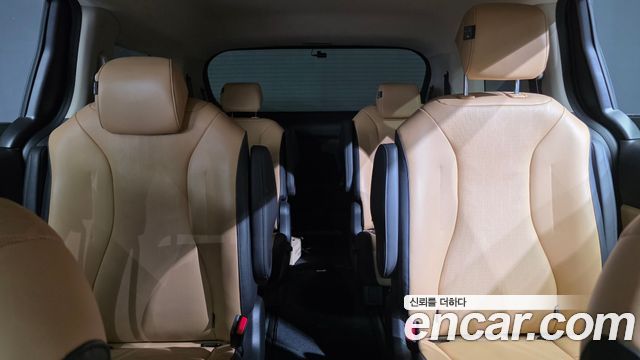 Kia Canival 2023 — photo 33