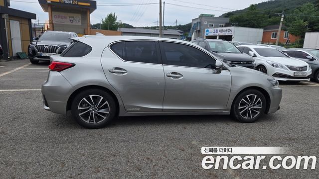 Lexus CT200h 2020 — photo 3