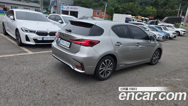 Lexus CT200h 2020 — photo 4