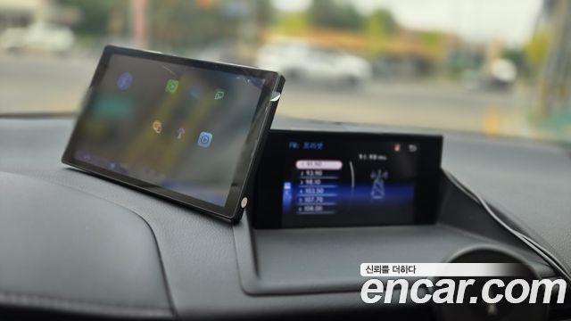 Lexus CT200h 2020 — photo 10