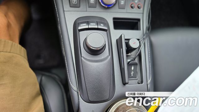 Lexus CT200h 2020 — photo 13
