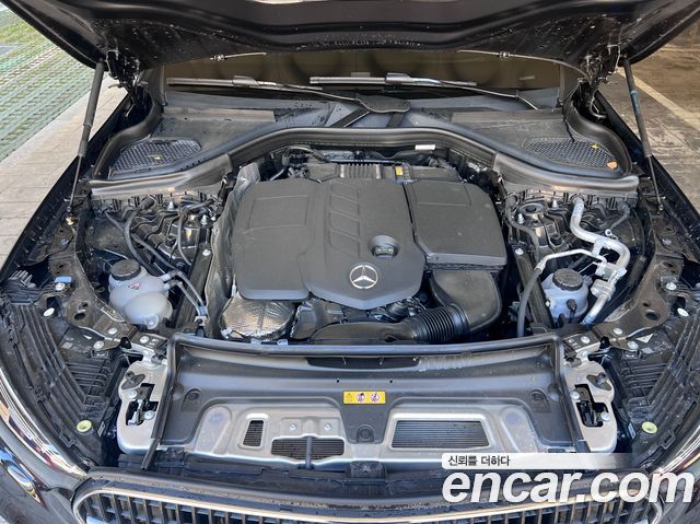 Mercedes-Benz GLC-Class 2026 — photo 8