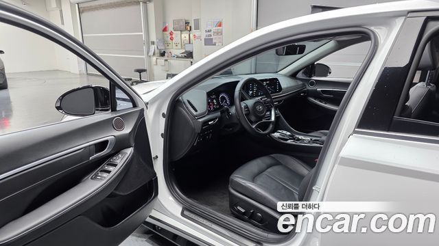Hyundai Sonata 2022 — photo 13