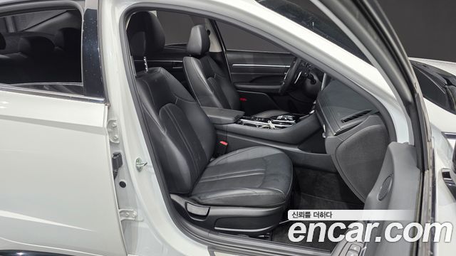 Hyundai Sonata 2022 — photo 16