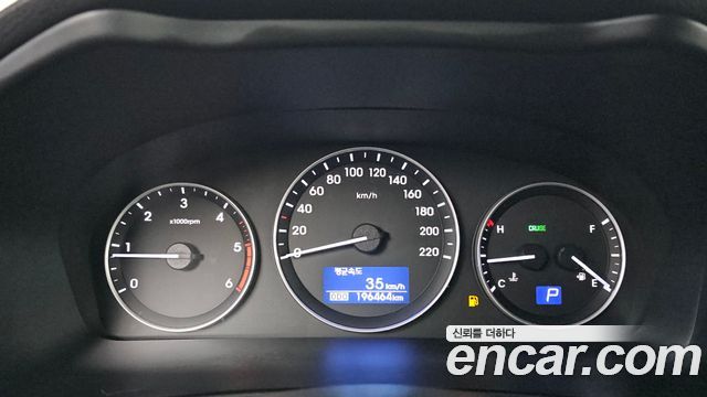 Hyundai Starex 2019 — photo 8