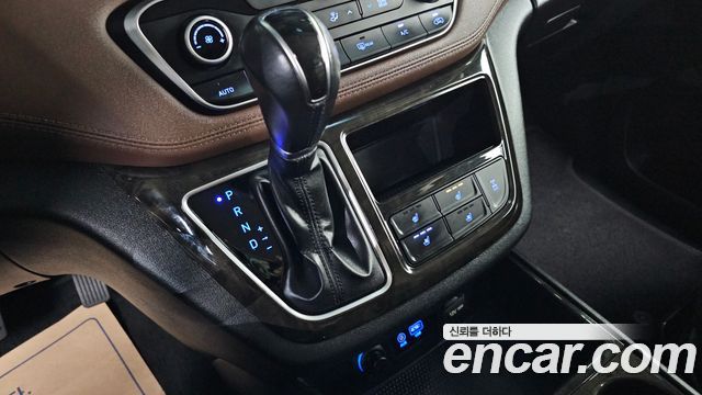 Hyundai Starex 2019 — photo 9