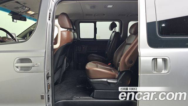 Hyundai Starex 2019 — photo 12