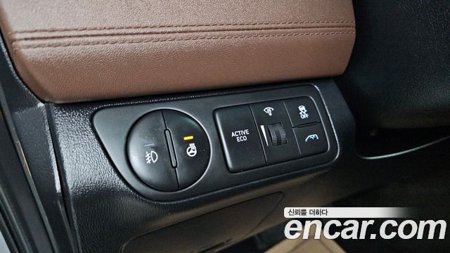 Hyundai Starex 2019 — photo 13