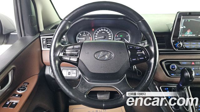 Hyundai Starex 2019 — photo 15