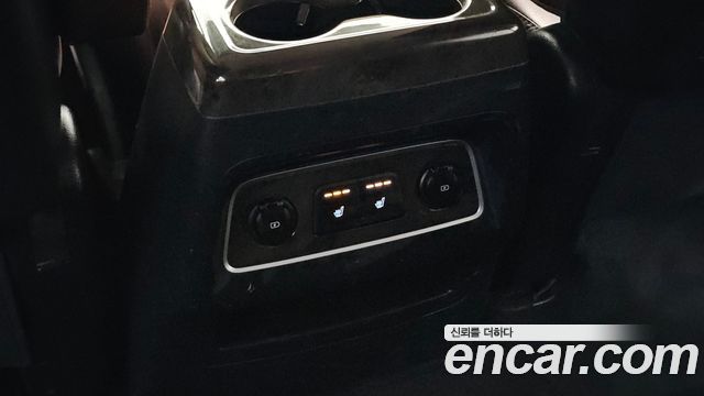 Hyundai Starex 2019 — photo 19