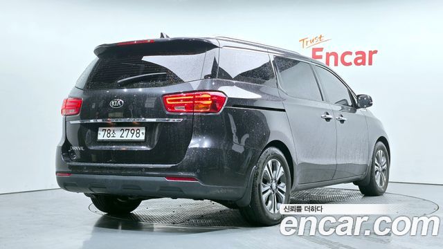 Kia Canival 2019 — photo 2