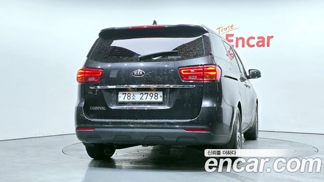 Kia Canival 2019 — photo 4