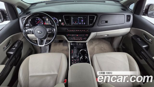Kia Canival 2019 — photo 10