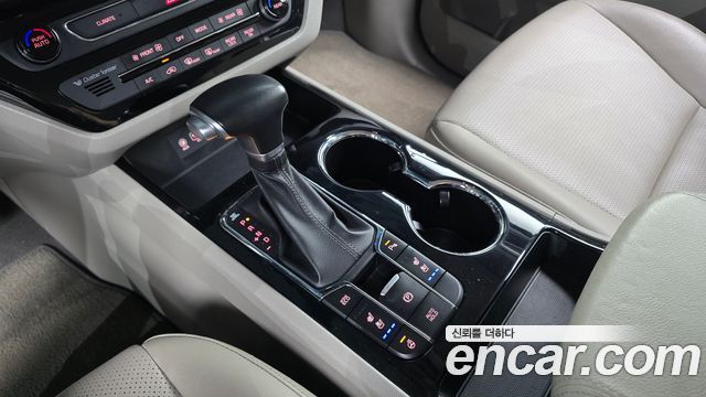 Kia Canival 2019 — photo 12
