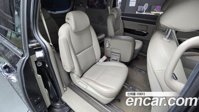 Kia Canival 2019 — photo 17