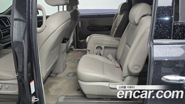 Kia Canival 2019 — photo 18