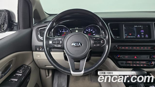 Kia Canival 2019 — photo 19