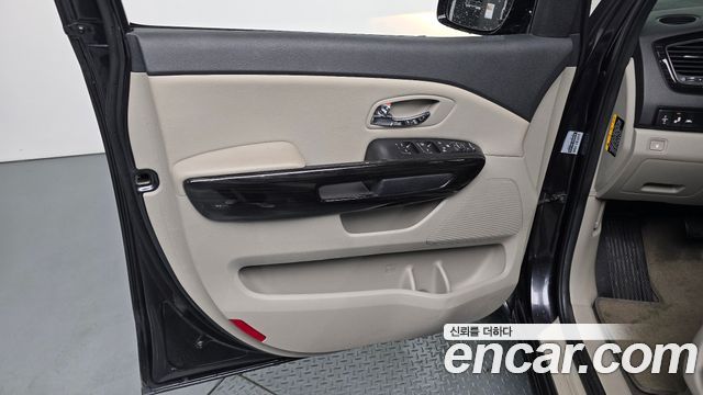 Kia Canival 2019 — photo 14