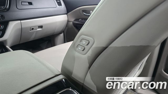 Kia Canival 2019 — photo 27