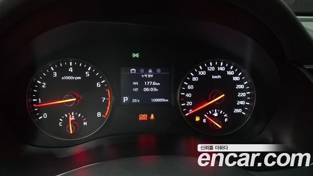 Kia K7 2016 — photo 11