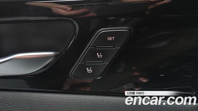 Kia K7 2016 — photo 24