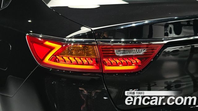Kia K7 2016 — photo 9
