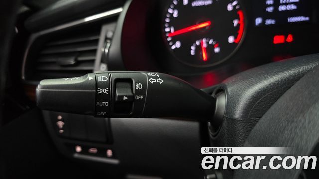 Kia K7 2016 — photo 31