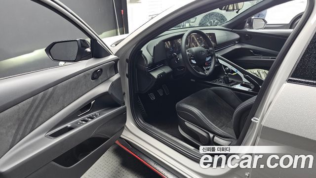 Hyundai AVANTE 2025 — photo 13
