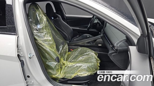 Hyundai AVANTE 2025 — photo 16