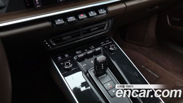 Porsche 911 2020 — photo 12