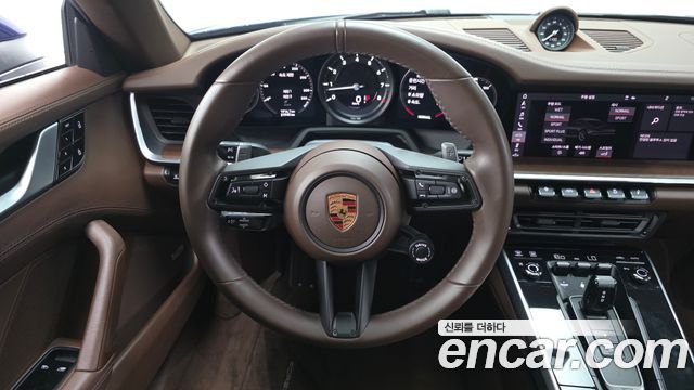 Porsche 911 2020 — photo 19