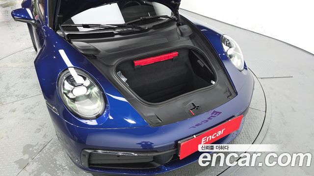 Porsche 911 2020 — photo 26