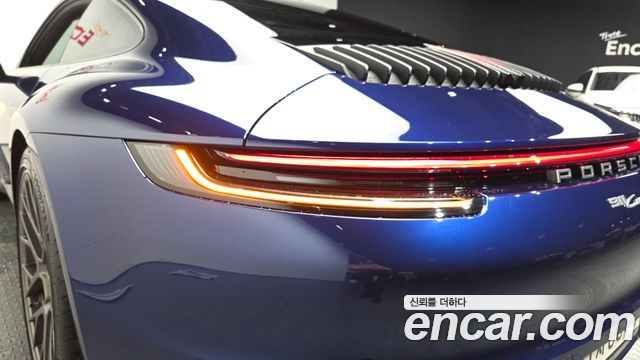 Porsche 911 2020 — photo 9