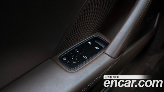 Porsche 911 2020 — photo 34