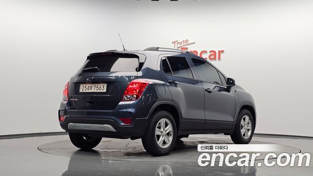 Chevrolet Korea Trax 2021 — photo 2
