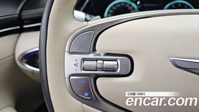 Genesis GV70 2023 — photo 28