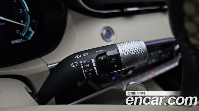 Genesis GV70 2023 — photo 32