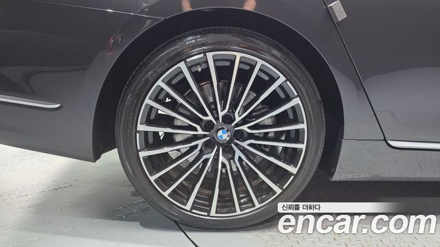 BMW 7-Series 2020 — photo 5