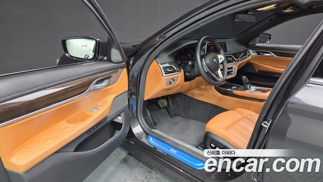 BMW 7-Series 2020 — photo 13