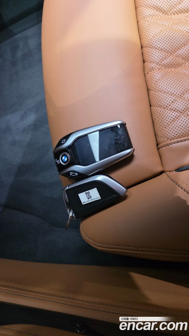 BMW 7-Series 2020 — photo 26