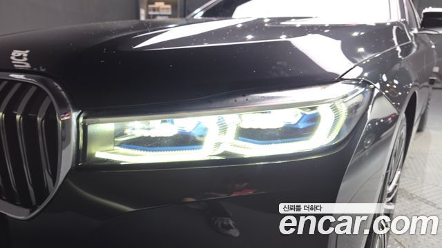 BMW 7-Series 2020 — photo 8