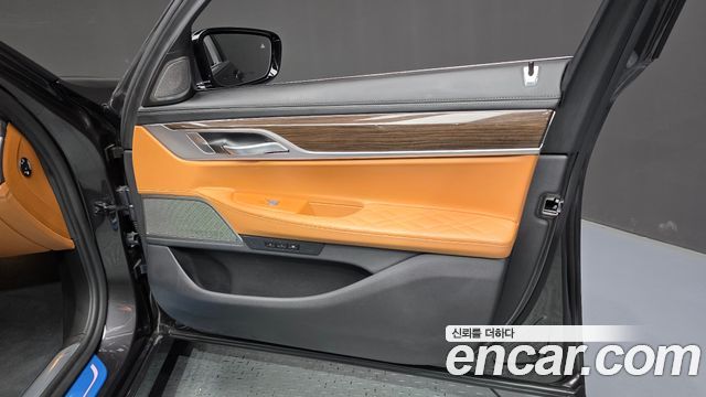 BMW 7-Series 2020 — photo 14