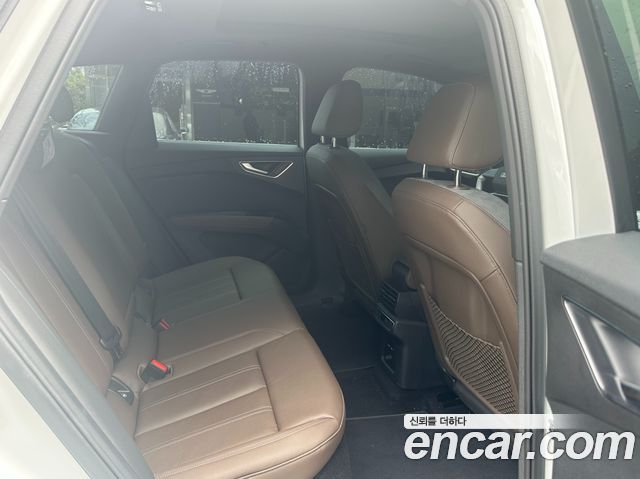 Audi Q4 e-tron 2026 — photo 10