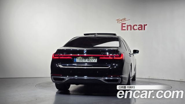 BMW 7-Series 2022 — photo 4