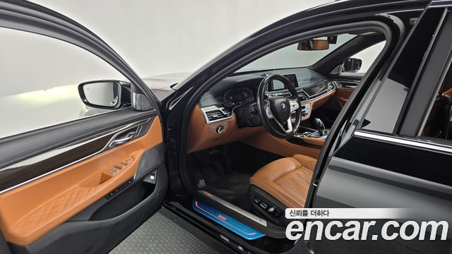 BMW 7-Series 2022 — photo 10