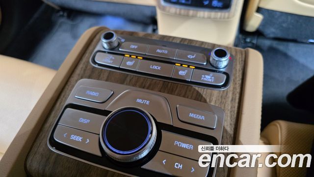 Kia K9 2022 — photo 25
