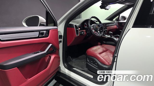 Porsche Cayenne 2022 — photo 10